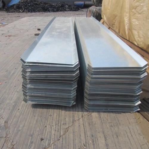 拆除止水鋼板下部模板的工序